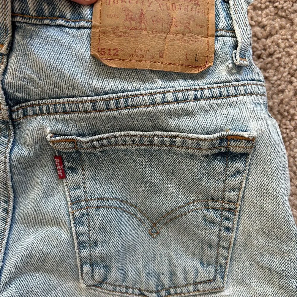 Levis Womens 512 Light Blue Wash Slim Fit Raw Hem Jean Shorts Size 6 Long